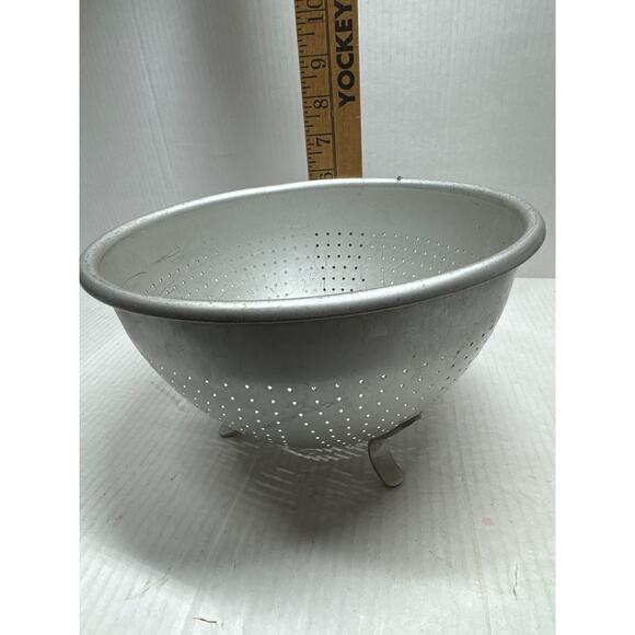 Vintage WEAR EVER Heavy Duty Aluminum -Colander Strainer- Footed Planter 3123 - Picture 2 of 5